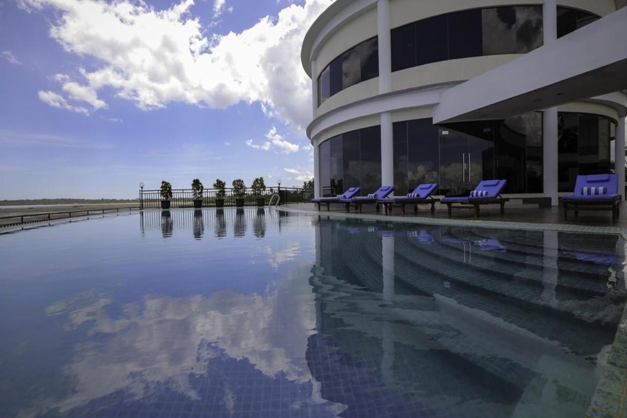 BW Suite Belitung Tanjung Pandan Dış mekan fotoğraf
